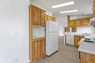 1000 S McKern Ct, Newberg, OR 97132 - Photo 17