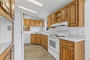 1000 S McKern Ct, Newberg, OR 97132 - Photo 19
