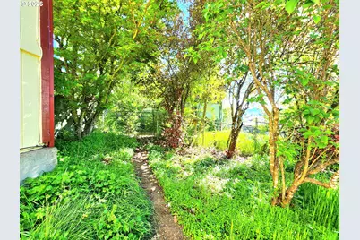 328 E Fifth Ave, Sutherlin, OR 97479 - Photo 35