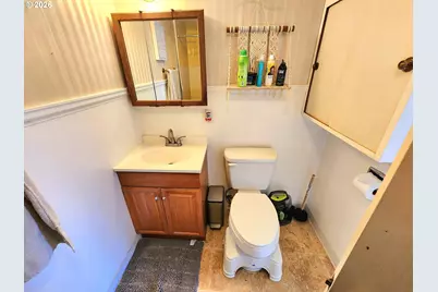 328 E Fifth Ave, Sutherlin, OR 97479 - Photo 19