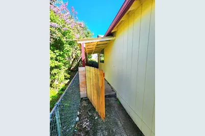 328 E Fifth Ave, Sutherlin, OR 97479 - Photo 39