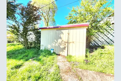 328 E Fifth Ave, Sutherlin, OR 97479 - Photo 31