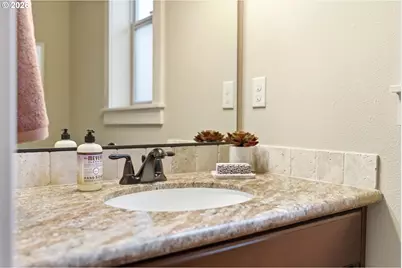 1749 SE Marion St, Portland, OR 97202 - Photo 33