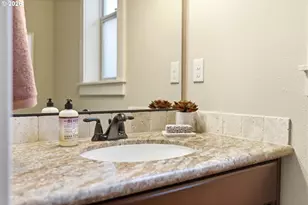 1749 SE Marion St, Portland, OR 97202 - Photo 33