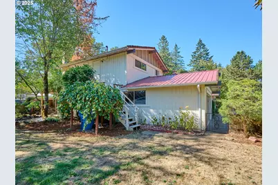 940 SW Main Ave, Mill City, OR 97360 - Photo 33