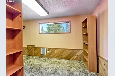 940 SW Main Ave, Mill City, OR 97360 - Photo 29