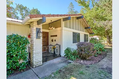 940 SW Main Ave, Mill City, OR 97360 - Photo 1