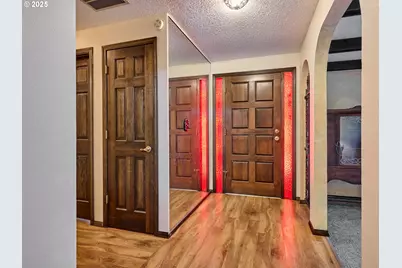 940 SW Main Ave, Mill City, OR 97360 - Photo 3