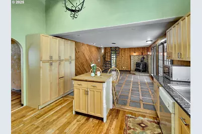 940 SW Main Ave, Mill City, OR 97360 - Photo 11