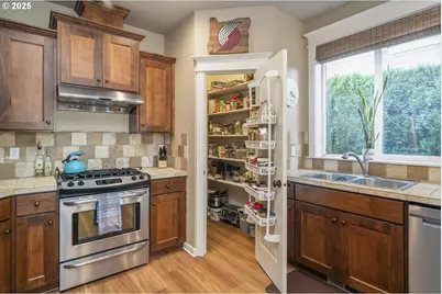 18515 Aladdin Way, Oregon City, OR 97045 - Photo 9