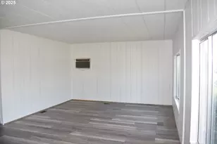 1800 Lakewood Ct, Eugene, OR 97402 - Photo 3