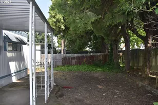 1800 Lakewood Ct, Eugene, OR 97402 - Photo 23