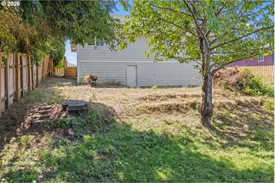 540 E 11th St, Coquille, OR 97423 - Photo 29