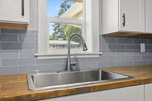 540 E 11th St, Coquille, OR 97423 - Photo 13