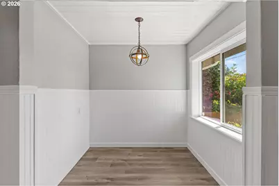 540 E 11th St, Coquille, OR 97423 - Photo 11