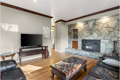 91050 Leashore Dr, Vida, OR 97488 - Photo 5