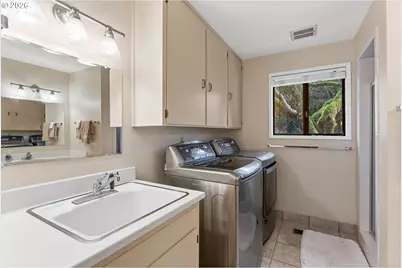 91050 Leashore Dr, Vida, OR 97488 - Photo 21
