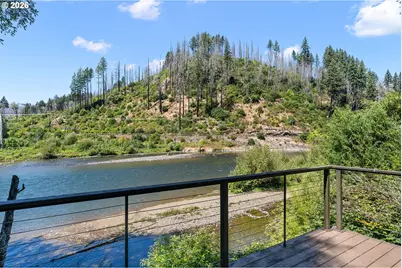 91050 Leashore Dr, Vida, OR 97488 - Photo 31