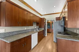 91050 Leashore Dr, Vida, OR 97488 - Photo 13