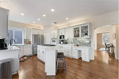 1546 NW Benfield Dr, Portland, OR 97229 - Photo 11