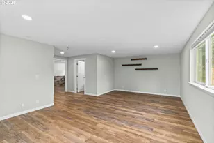 27862 Green Oaks Dr, Eugene, OR 97402 - Photo 15