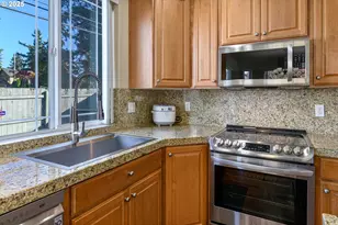 17584 SE Mill Loop, Portland, OR 97233 - Photo 15