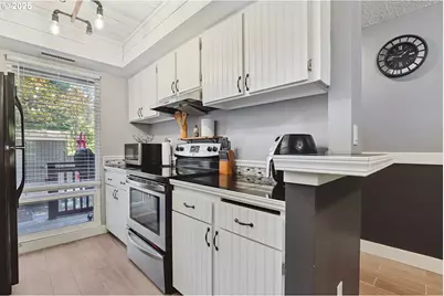 1614 NW Bridgeway Ln, Beaverton, OR 97006 - Photo 9