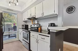 1614 NW Bridgeway Ln, Beaverton, OR 97006 - Photo 9