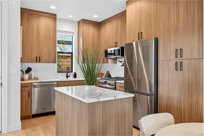 808 3 St #C2, Lake Oswego, OR 97034 - Photo 9