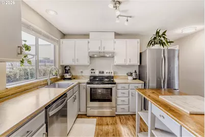 13845 SW 104th Ave, Portland, OR 97223 - Photo 9