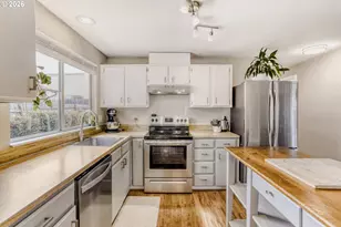 13845 SW 104th Ave, Portland, OR 97223 - Photo 9