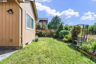 5546 King Arthur Ct, Eugene, OR 97402 - Photo 33