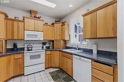 350 Bella Beach Dr, Depoe Bay, OR 97341 - Photo 11