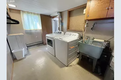 515 E Hereford St, Gladstone, OR 97027 - Photo 9