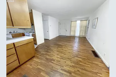 515 E Hereford St, Gladstone, OR 97027 - Photo 3