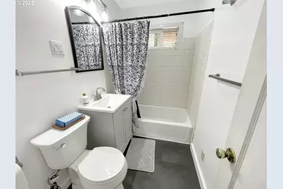 515 E Hereford St, Gladstone, OR 97027 - Photo 5