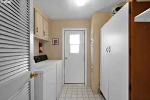 1601 Rhododendron Dr, Florence, OR 97439 - Photo 15