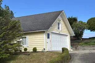 1601 Rhododendron Dr, Florence, OR 97439 - Photo 5