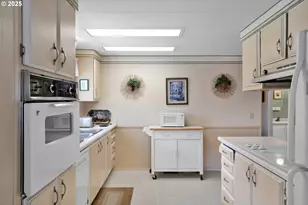 1601 Rhododendron Dr, Florence, OR 97439 - Photo 13