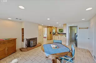 64662 E Bay Rd, North Bend, OR 97459 - Photo 21