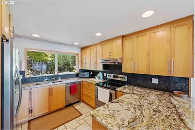 64662 E Bay Rd, North Bend, OR 97459 - Photo 19