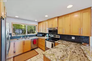 64662 E Bay Rd, North Bend, OR 97459 - Photo 19