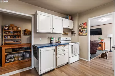 608 SW 2nd St, Enterprise, OR 97828 - Photo 17