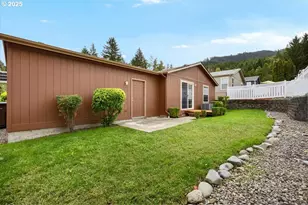 145 Samantha Way, Canyonville, OR 97417 - Photo 3