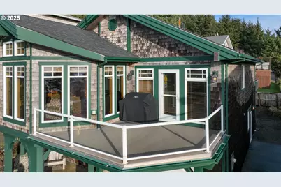 747 Oak St, Cannon Beach, OR 97110 - Photo 39