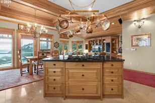 747 Oak St, Cannon Beach, OR 97110 - Photo 19