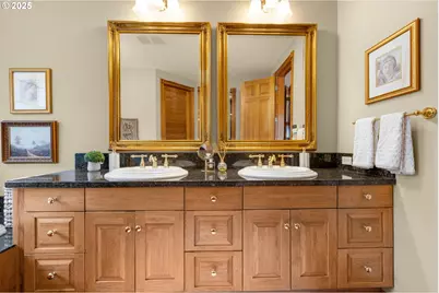 747 Oak St, Cannon Beach, OR 97110 - Photo 23