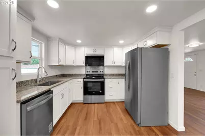 2665 E St, Springfield, OR 97477 - Photo 11