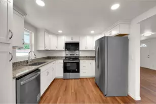 2665 E St, Springfield, OR 97477 - Photo 11