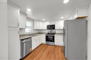 2665 E St, Springfield, OR 97477 - Photo 9